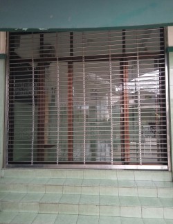 Service Rolling Grille di Mampang Prapatan Jakarta 