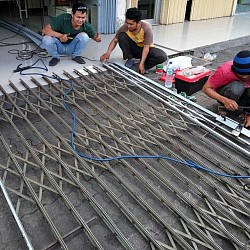 Service Folding Gate