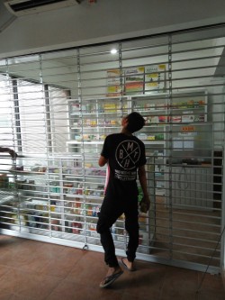 Pemasangan Rolling Grille baru 