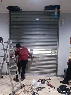 Service Rolling Door